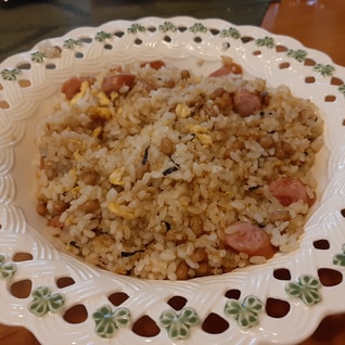 お茶漬けの素で作る納豆チャーハン